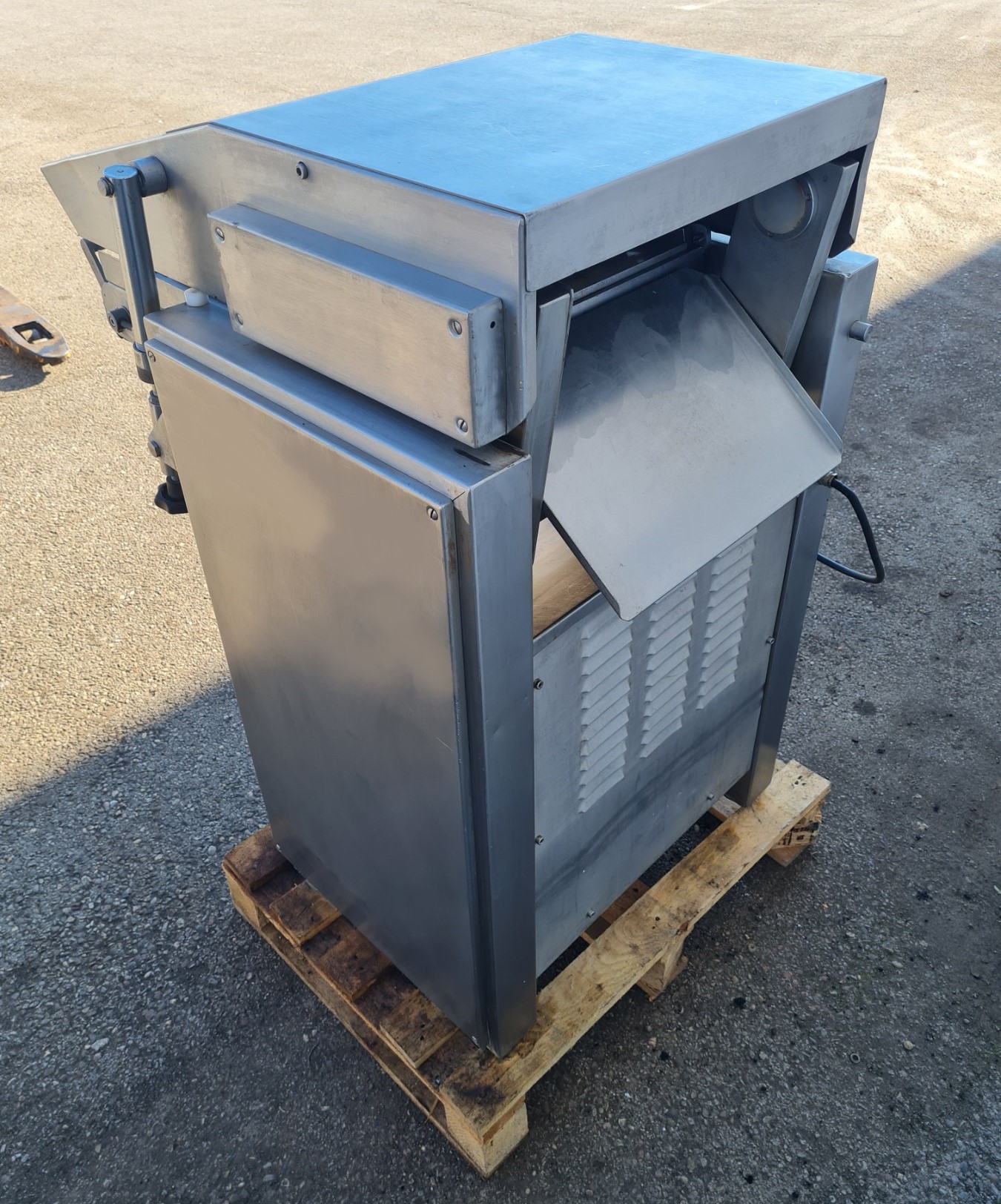 Skinning Machine Maja Skinning machine ESB 3441 | Meat machine SIND - Mala Vranjska ...