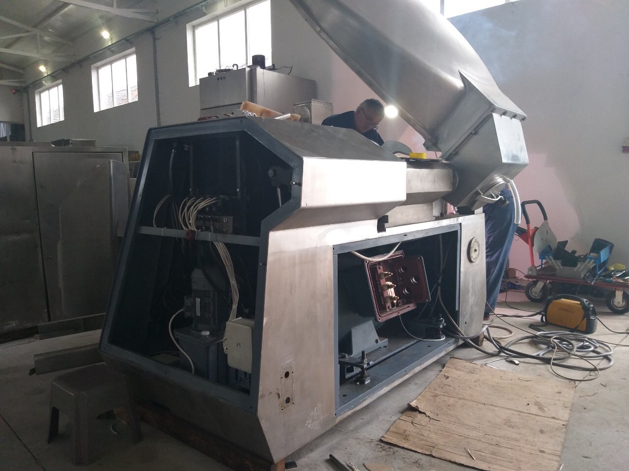 Vacuum Cutter LASKA 330 liter