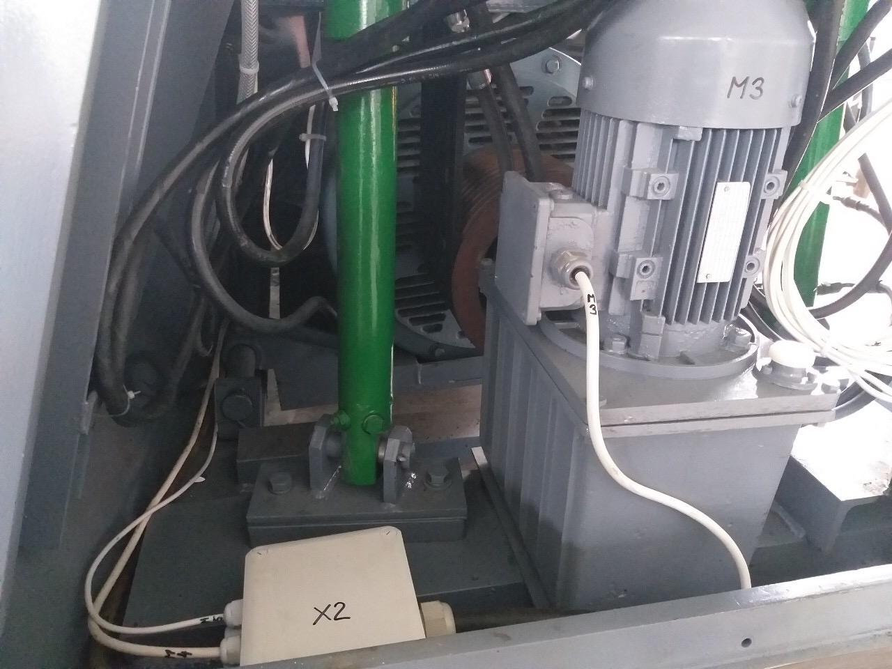 Vacuum Cutter LASKA 330 liter