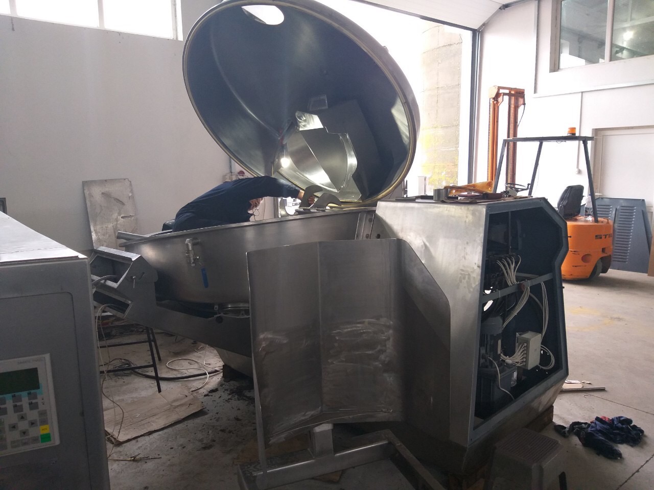 Vacuum Cutter LASKA 330 liter