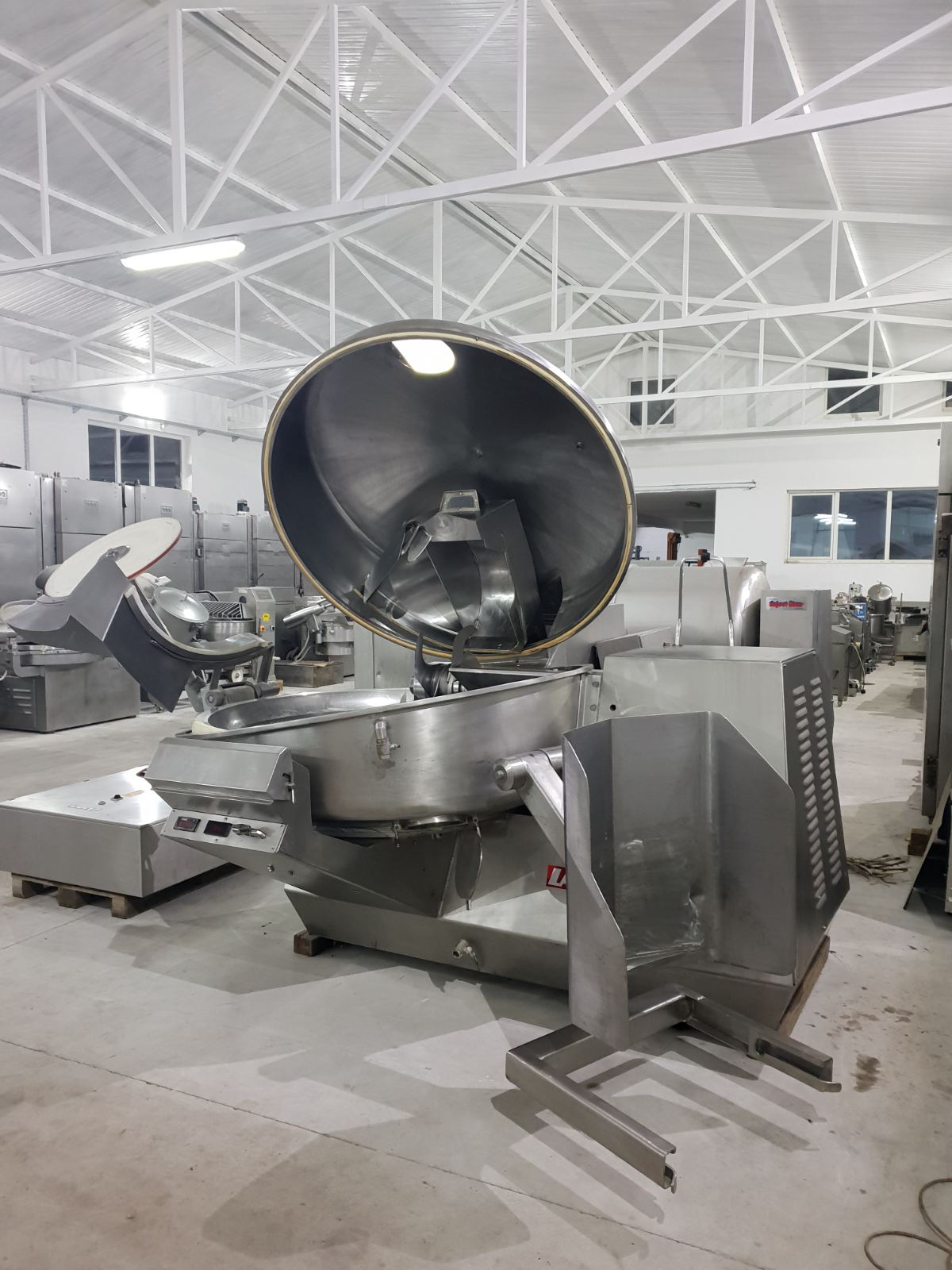 Vacuum Cutter LASKA 330 liter