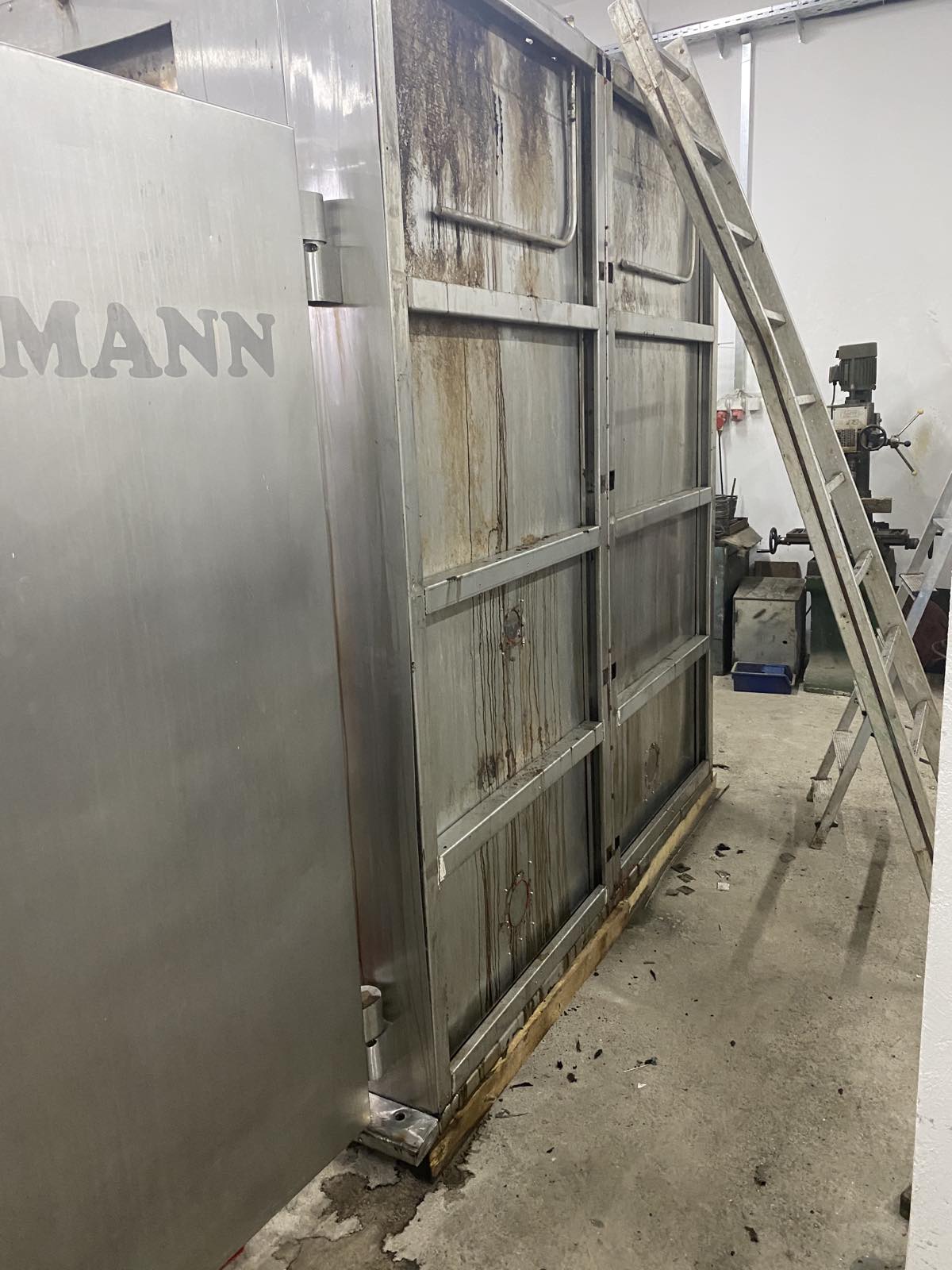 Smoke chamber FESSMANN 2 trollies